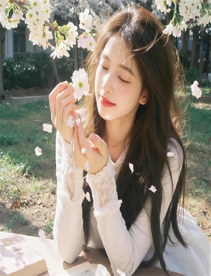 药屋少女的呢喃第二季在线观看_血族第三季天天美剧_免费无码一线A片AAA片